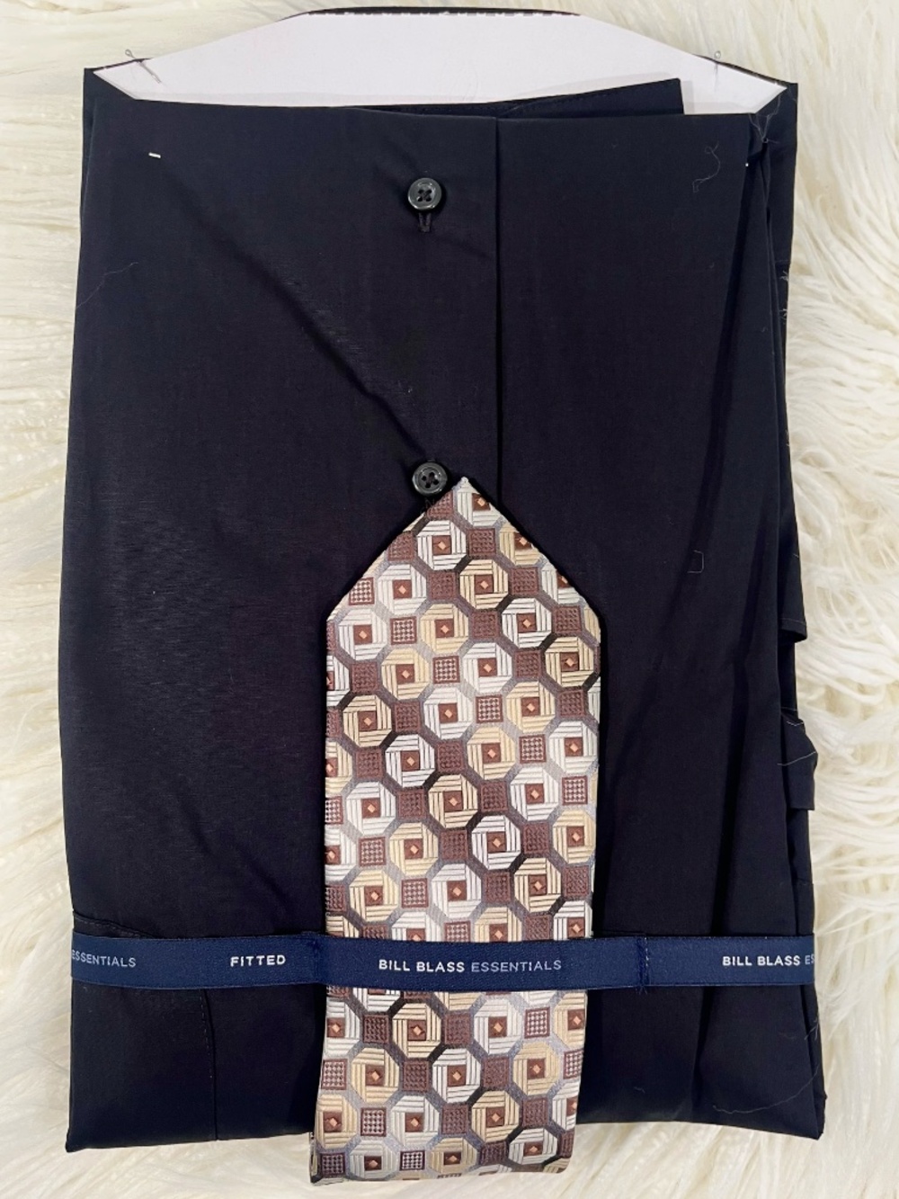 Bill Blass Essentials "Modern Fitted Black Dress Shirt, Tie and Tie Bar" NWT - Picture 5 of 6